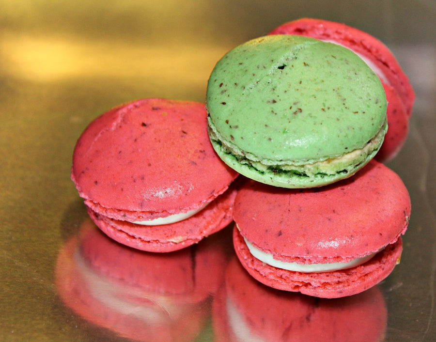 French macaroons with pistachio creme filling